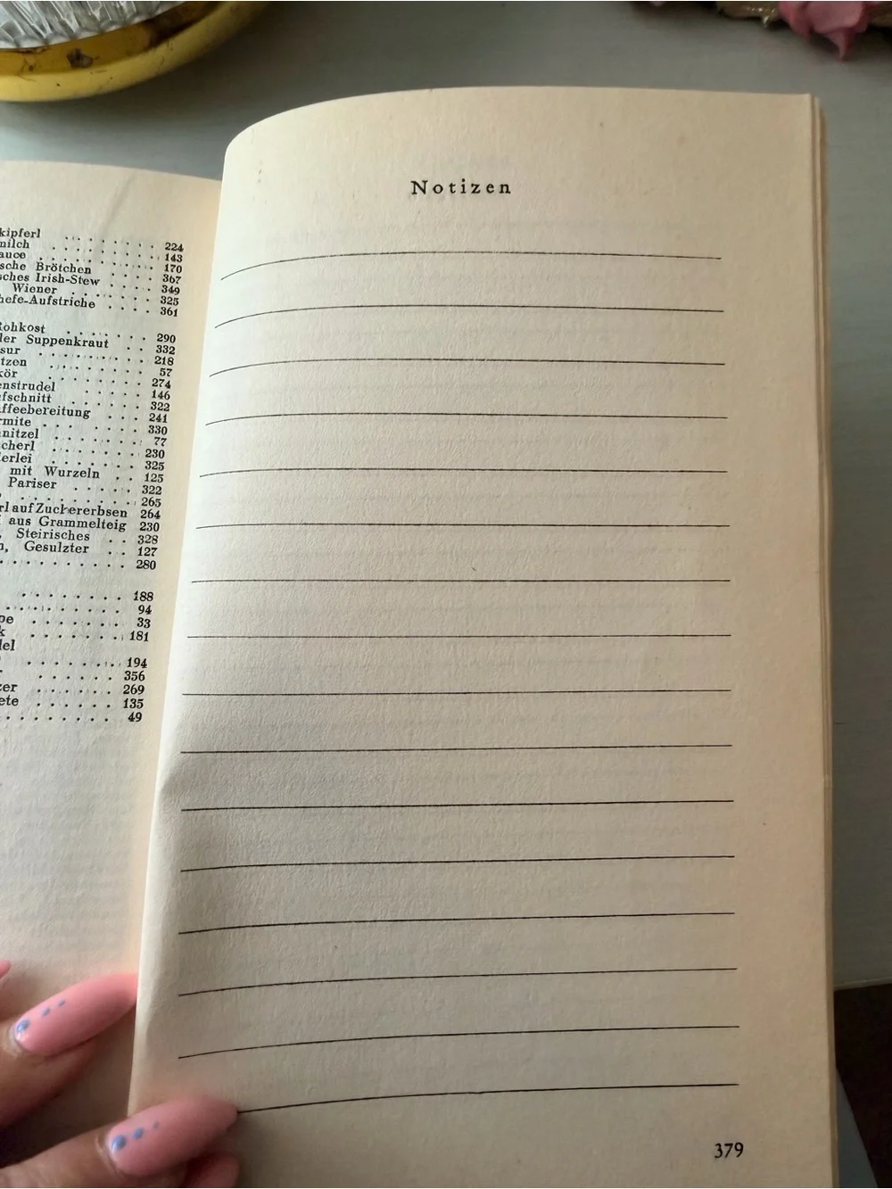 Vintage Der Wiener Küche Cookbook by Franz Ruhm - Cream and Blue